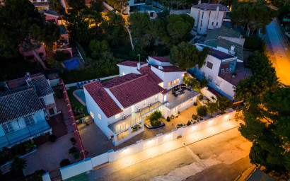 Resale - Villa -
Dehesa de Campoamor