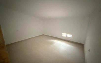 Revente - Maison mitoyenne -
Pinoso