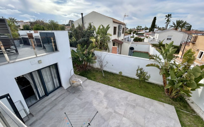 Resale - Villa -
Torrevieja - Los Balcones