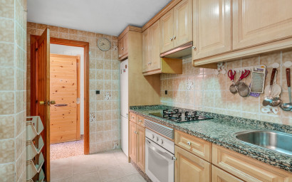 Resale - Apartment -
Arenales del Sol - Segunda linea playa