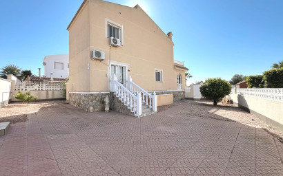 Resale - Villa -
Benijofar - Monte Azul