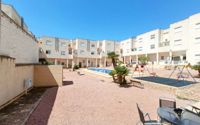 Revente - Maison mitoyenne -
Hondón de los Fráiles