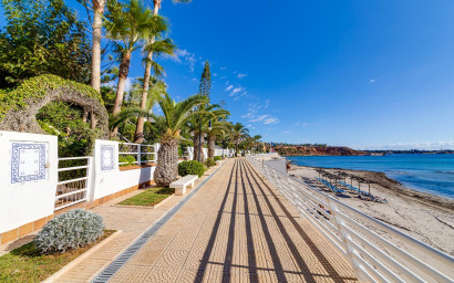 Resale - Townhouse -
Orihuela Costa - Lomas de Cabo Roig