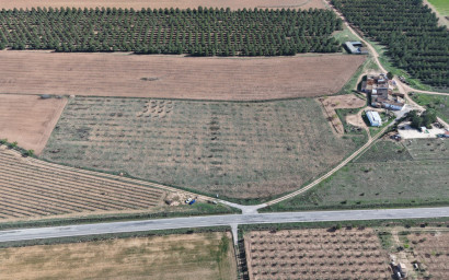 Resale - Land -
Yecla