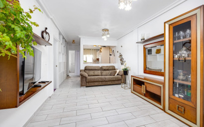 Herverkoop - Herenhuis -
Torrevieja