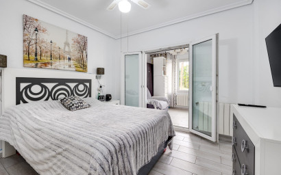 Herverkoop - Herenhuis -
Torrevieja