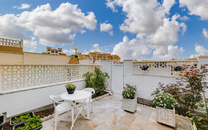 Herverkoop - Herenhuis -
Torrevieja