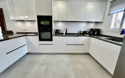 Resale - Villa -
Cabo Roig