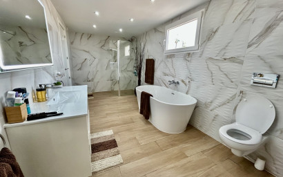 Resale - Villa -
Cabo Roig