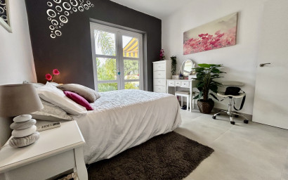 Resale - Villa -
Cabo Roig