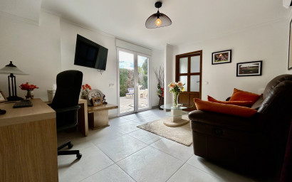 Resale - Villa -
Cabo Roig