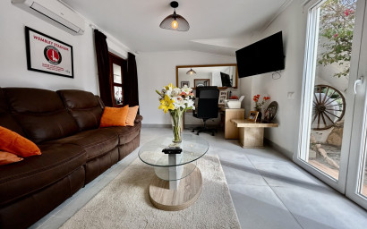 Resale - Villa -
Cabo Roig