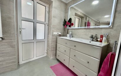 Resale - Villa -
Cabo Roig