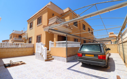 Resale - Townhouse -
Ciudad Quesada - Lo Marabu