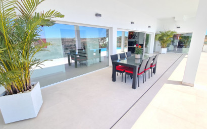 Resale - Villa -
La Marina