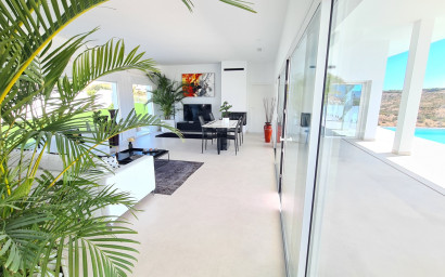 Resale - Villa -
La Marina