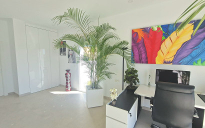 Resale - Villa -
La Marina