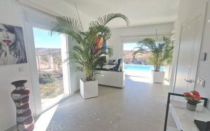 Resale - Villa -
La Marina