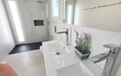 Resale - Villa -
La Marina