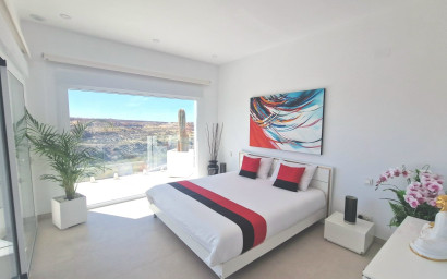 Resale - Villa -
La Marina