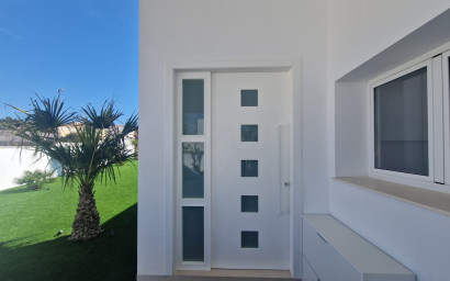 Resale - Villa -
La Marina