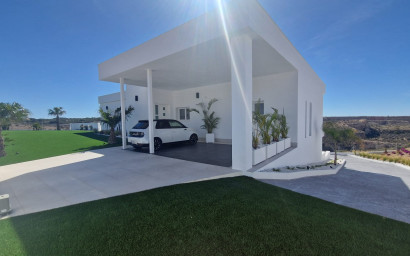 Resale - Villa -
La Marina