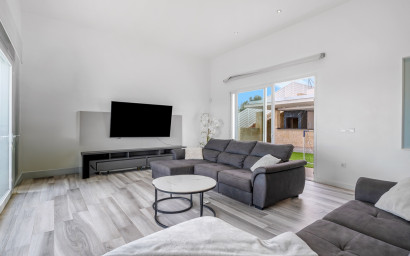 Resale - Villa -
Algorfa - Lomas De La Juliana