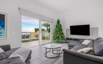 Resale - Villa -
Algorfa - Lomas De La Juliana