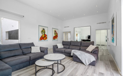 Resale - Villa -
Algorfa - Lomas De La Juliana