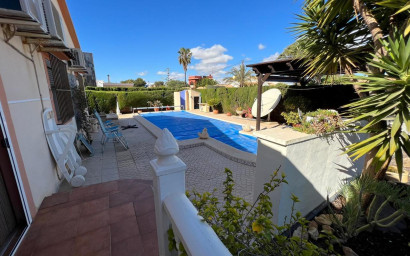 Resale - Villa -
Cabo Roig