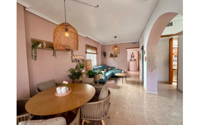 Resale - Villa -
Guardamar del Segura - El Raso