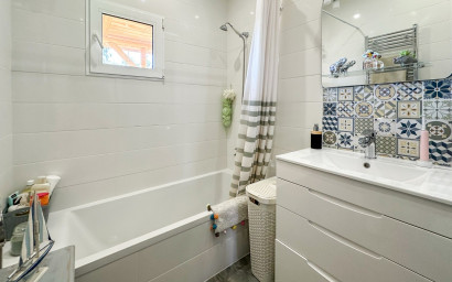 Resale - Villa -
Sax