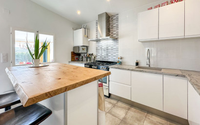 Resale - Villa -
Sax