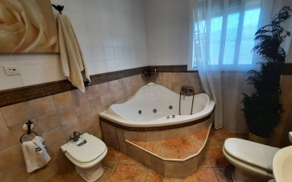 Herverkoop - Villa -
Sax