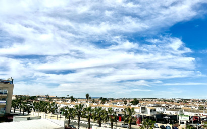 Resale - Apartment -
Cabo Roig