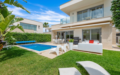 Resale - Villa -
Orihuela Costa - Vistabella