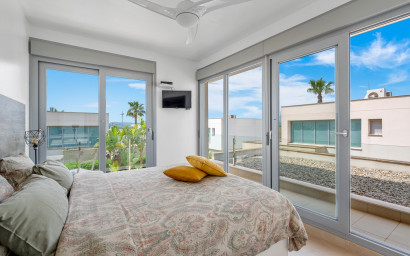 Resale - Villa -
Orihuela Costa - Vistabella