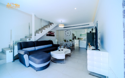 Resale - Villa -
Orihuela Costa - Villamartín