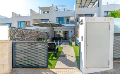 Resale - Townhouse -
Orihuela Costa - Villamartín