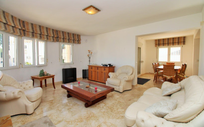 Resale - Villa -
Las Ramblas