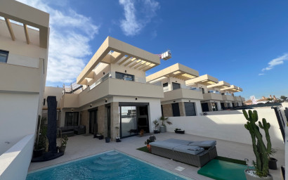 Herverkoop - Villa -
Los Montesinos