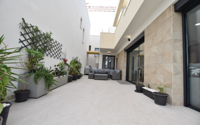 Herverkoop - Villa -
Los Montesinos