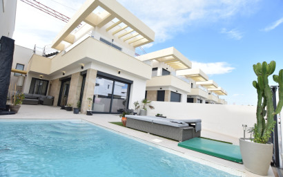 Herverkoop - Villa -
Los Montesinos