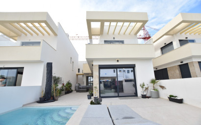 Herverkoop - Villa -
Los Montesinos