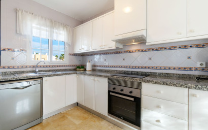 Resale - Villa -
Orihuela Costa - Villamartín