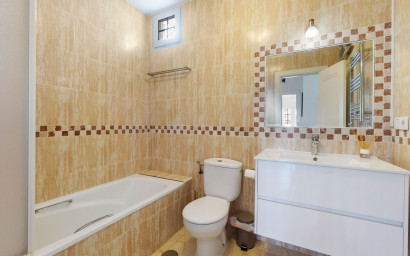 Resale - Villa -
Orihuela Costa - Villamartín