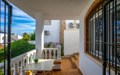 Resale - Villa -
Orihuela Costa - Villamartín