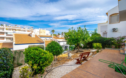 Resale - Villa -
Orihuela Costa - Villamartín