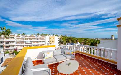 Resale - Villa -
Orihuela Costa - Villamartín