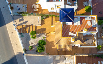 Resale - Villa -
Orihuela Costa - Villamartín